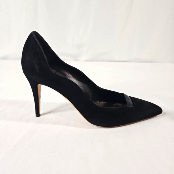 Manolo Banolik Black Suede Pumps Size 35.5 - Picture 1 of 8